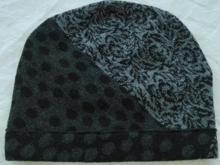 Beanie Tupfen/floral anthrazit schwarz