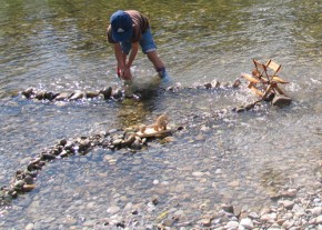 Flussrad- großes Wasserrad